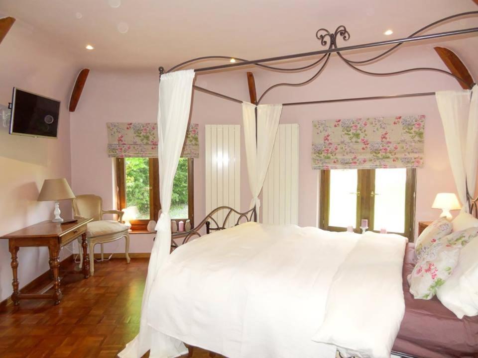 Le Chateau Des Eglantines Montignies-le-Tilleul Экстерьер фото
