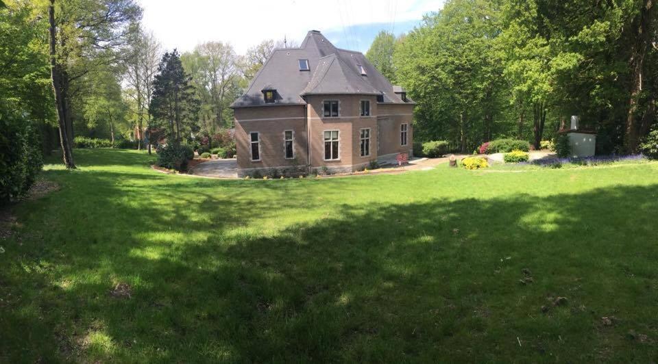 Le Chateau Des Eglantines Montignies-le-Tilleul Экстерьер фото