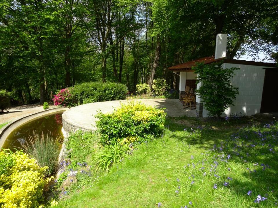 Le Chateau Des Eglantines Montignies-le-Tilleul Экстерьер фото