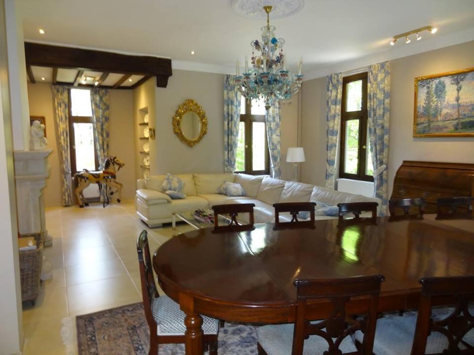 Le Chateau Des Eglantines Montignies-le-Tilleul Экстерьер фото